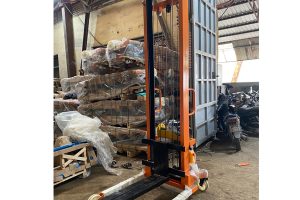 Xe nâng hàng tay cao 500kg, 1Tấn, 2Tấn nhập khẩu chính hãng