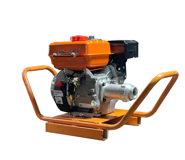 Đầm Dùi Chạy Xăng Lifan