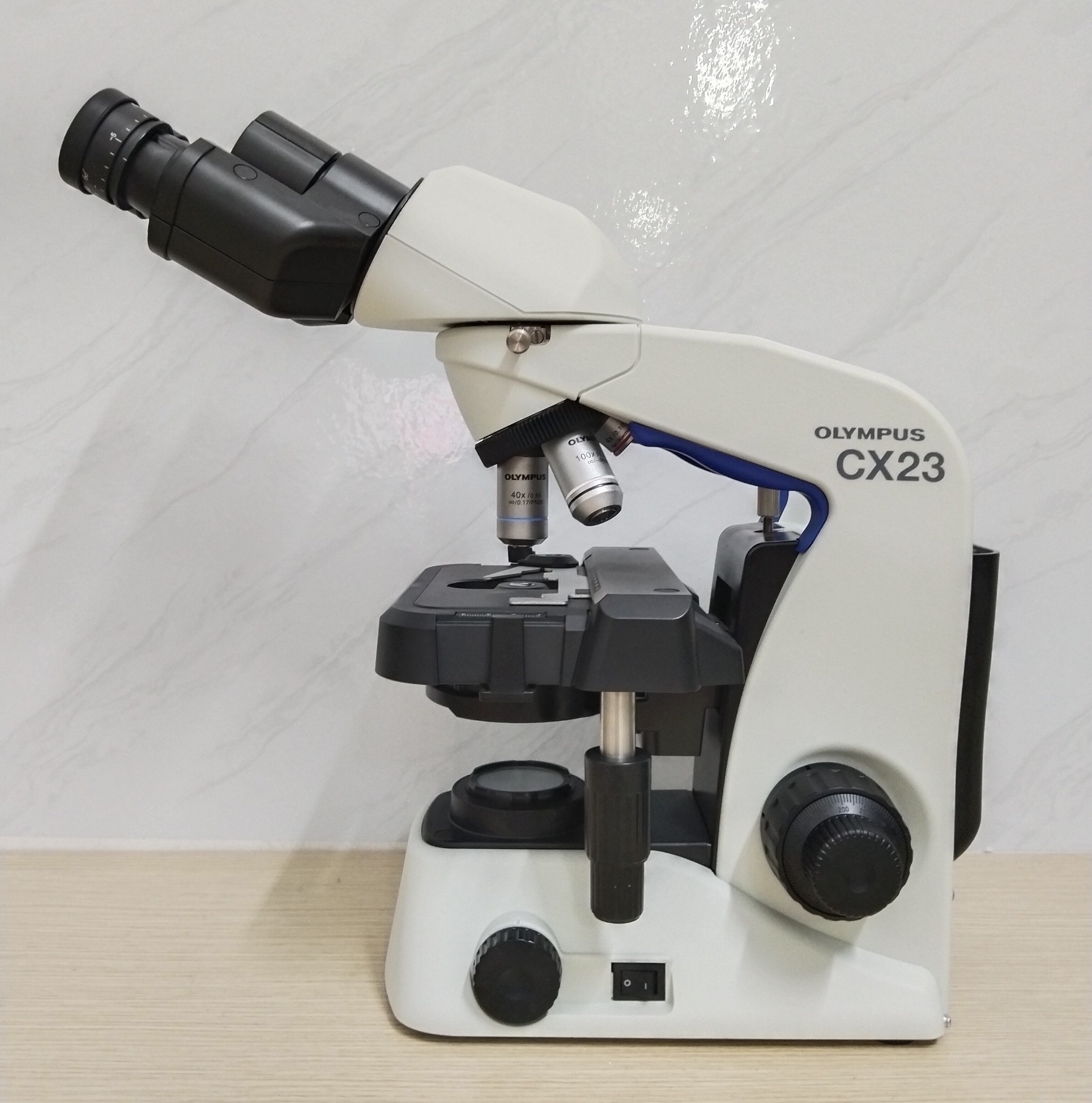 Kính hiển vi Olympus CX23 2 mắt