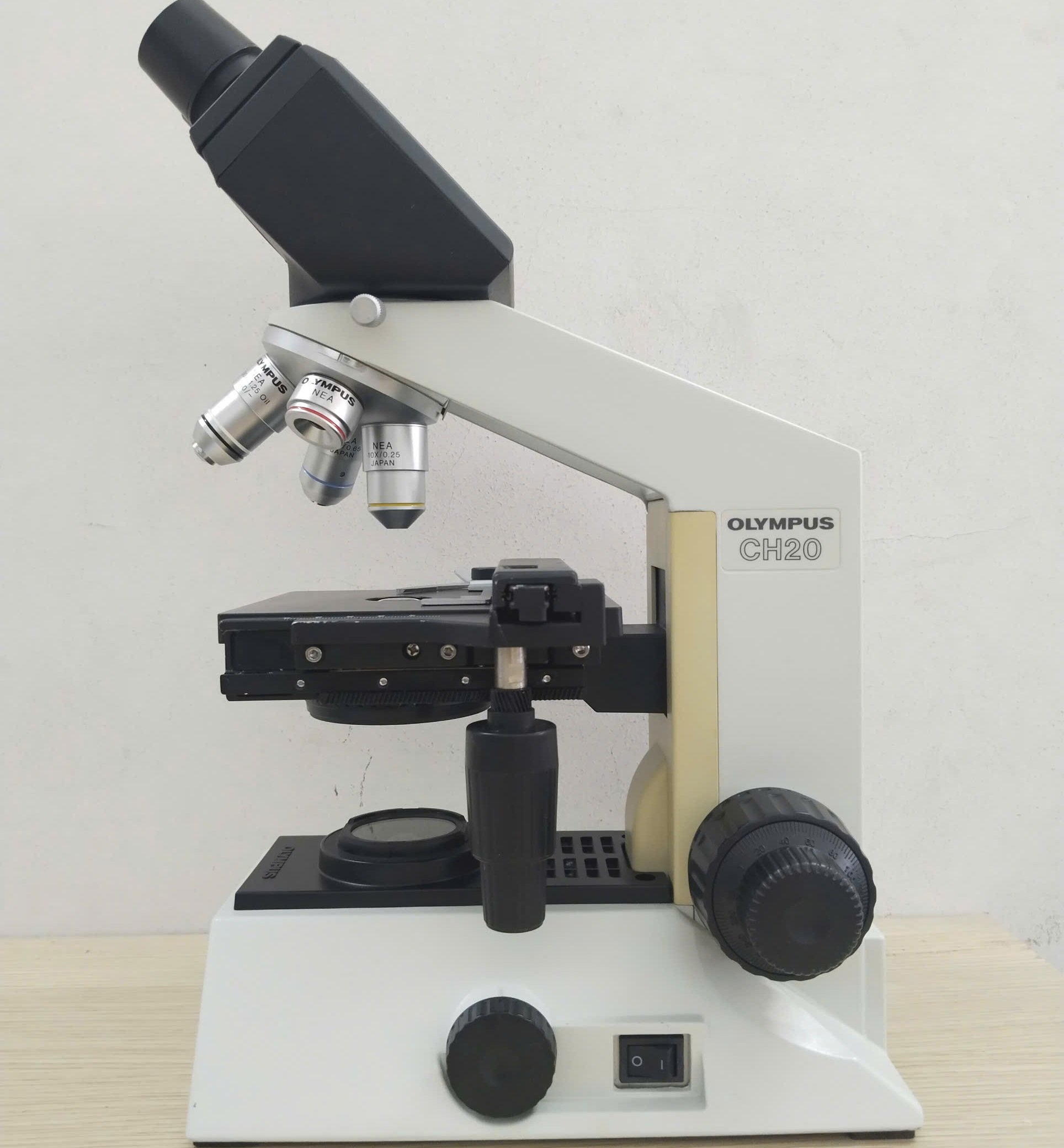 Kính hiển vi Olympus CH20