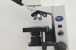 So sánh kính hiển vi Olympus CX31 VÀ CX41: “cùng họ CX nhưng khác một trời một vực!” (CHỌN SAI LÀ PHÍ TIỀN)