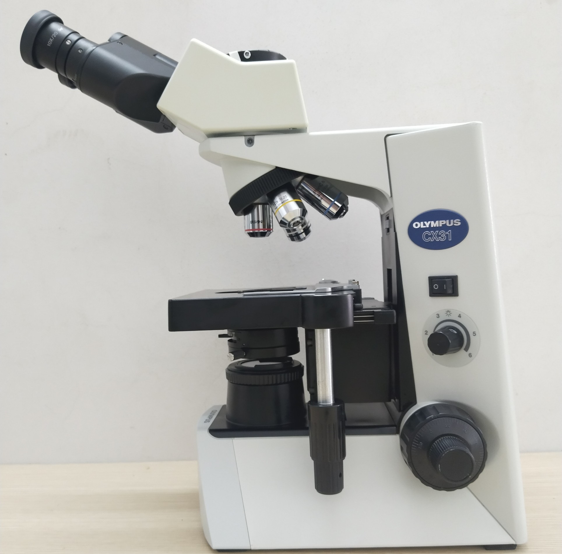 Kính hiển vi Olympus CX31 3 mắt