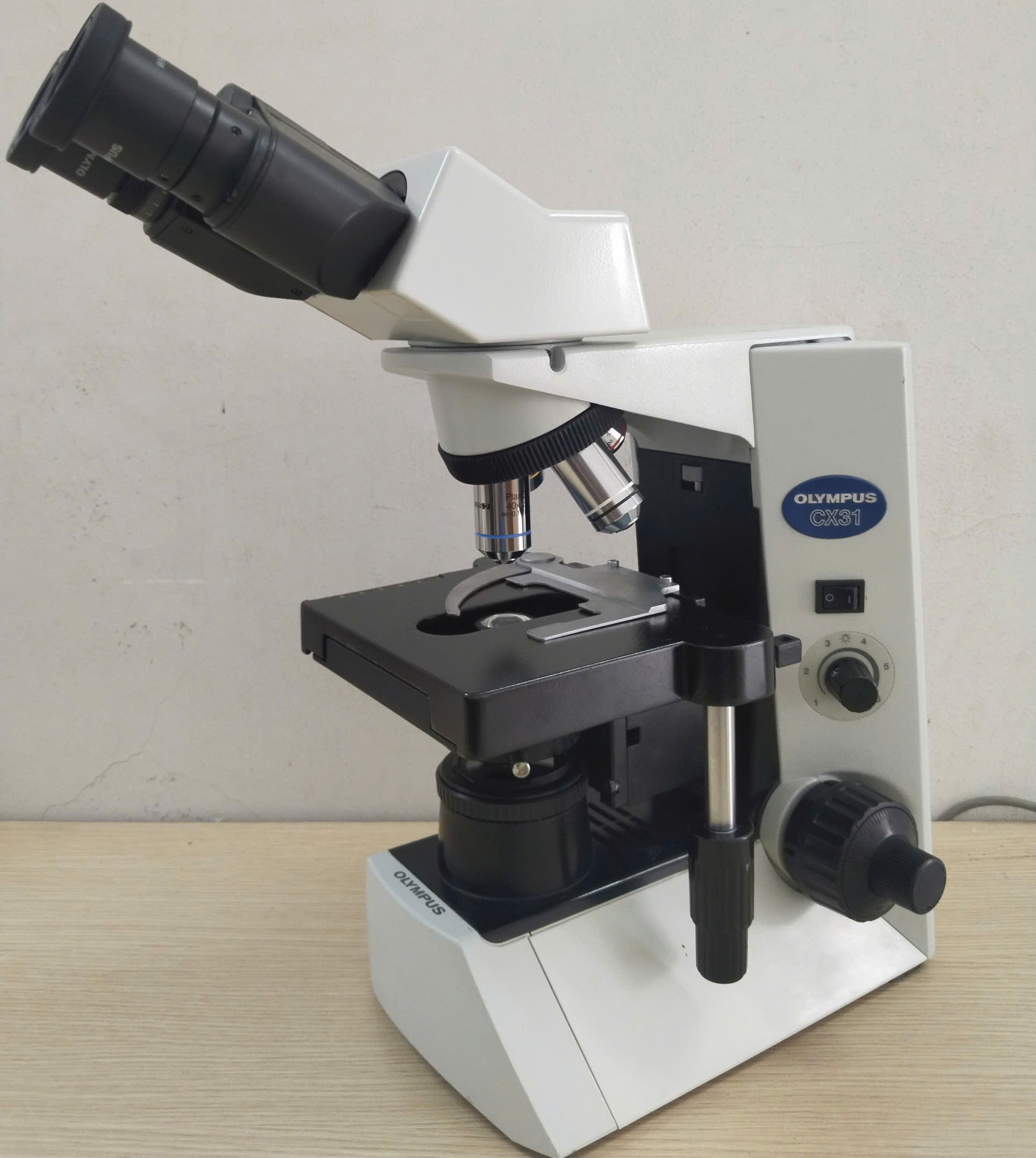 Kính hiển vi Olympus CX31 2 mắt