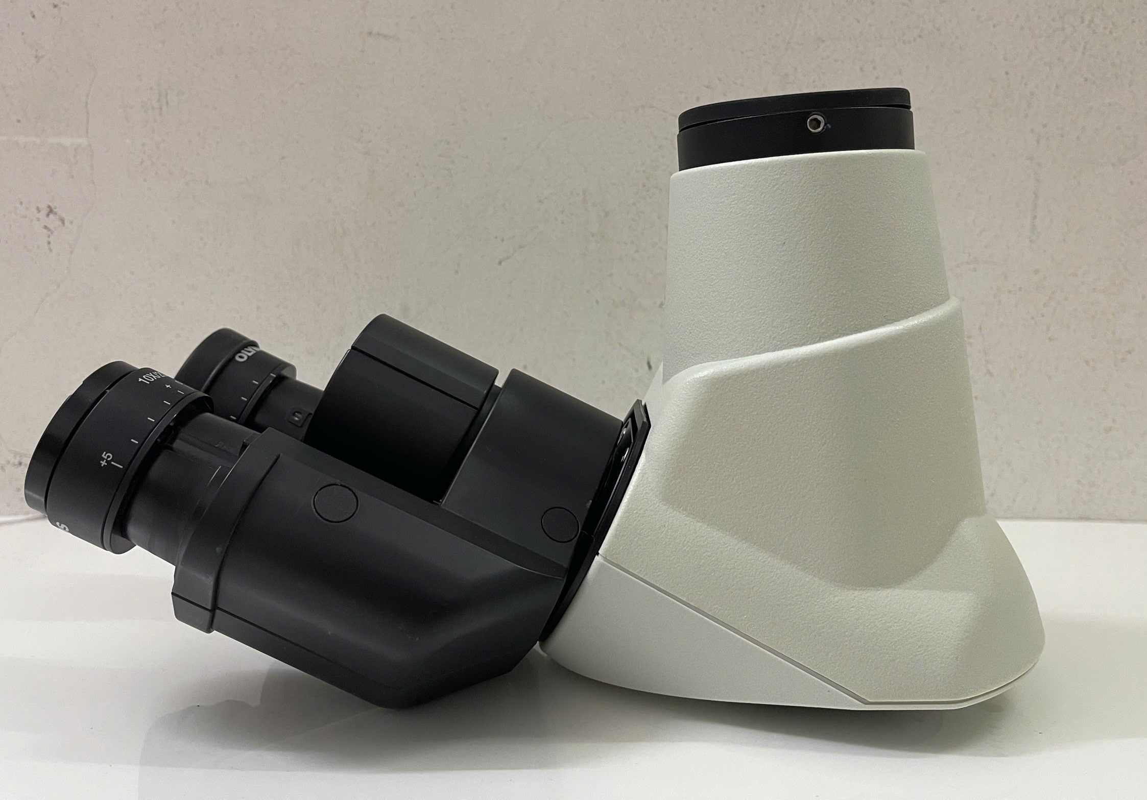 kính hiển vicx23 3 mắt