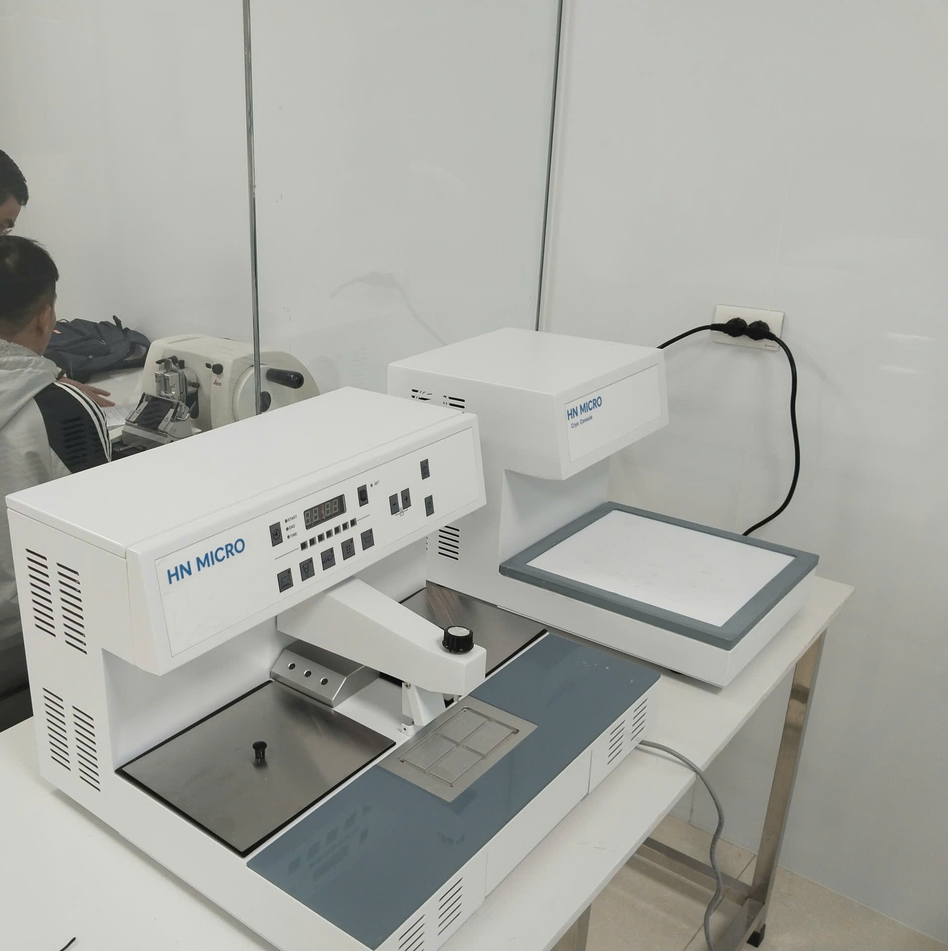 Máy Đúc Bệnh Phẩm HNMICRO-ES300