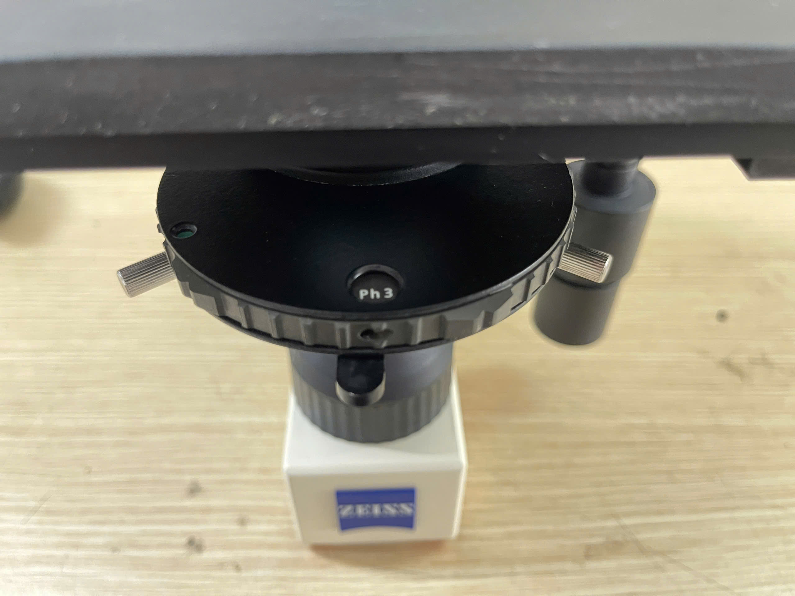 kính hiển vi tương phản pha
