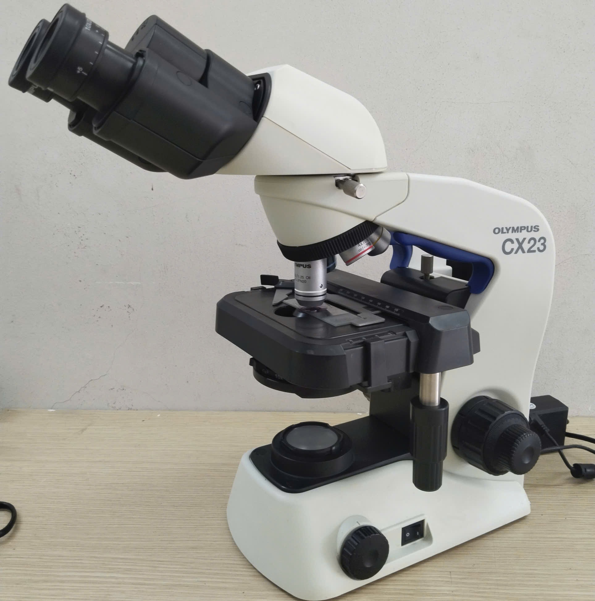kính hiển vi cx23